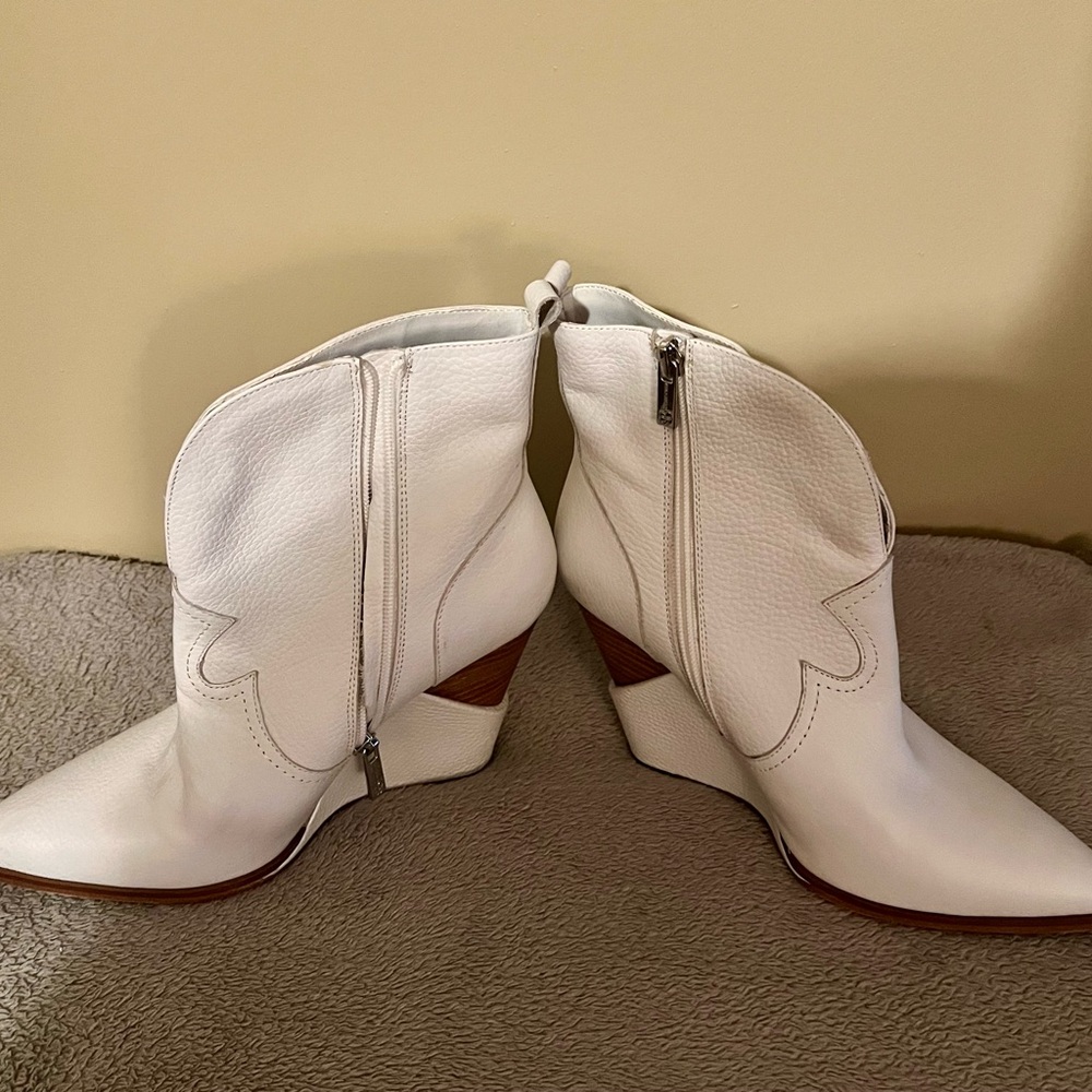 Beautiful Jessica Simpson western style wedge bootie
